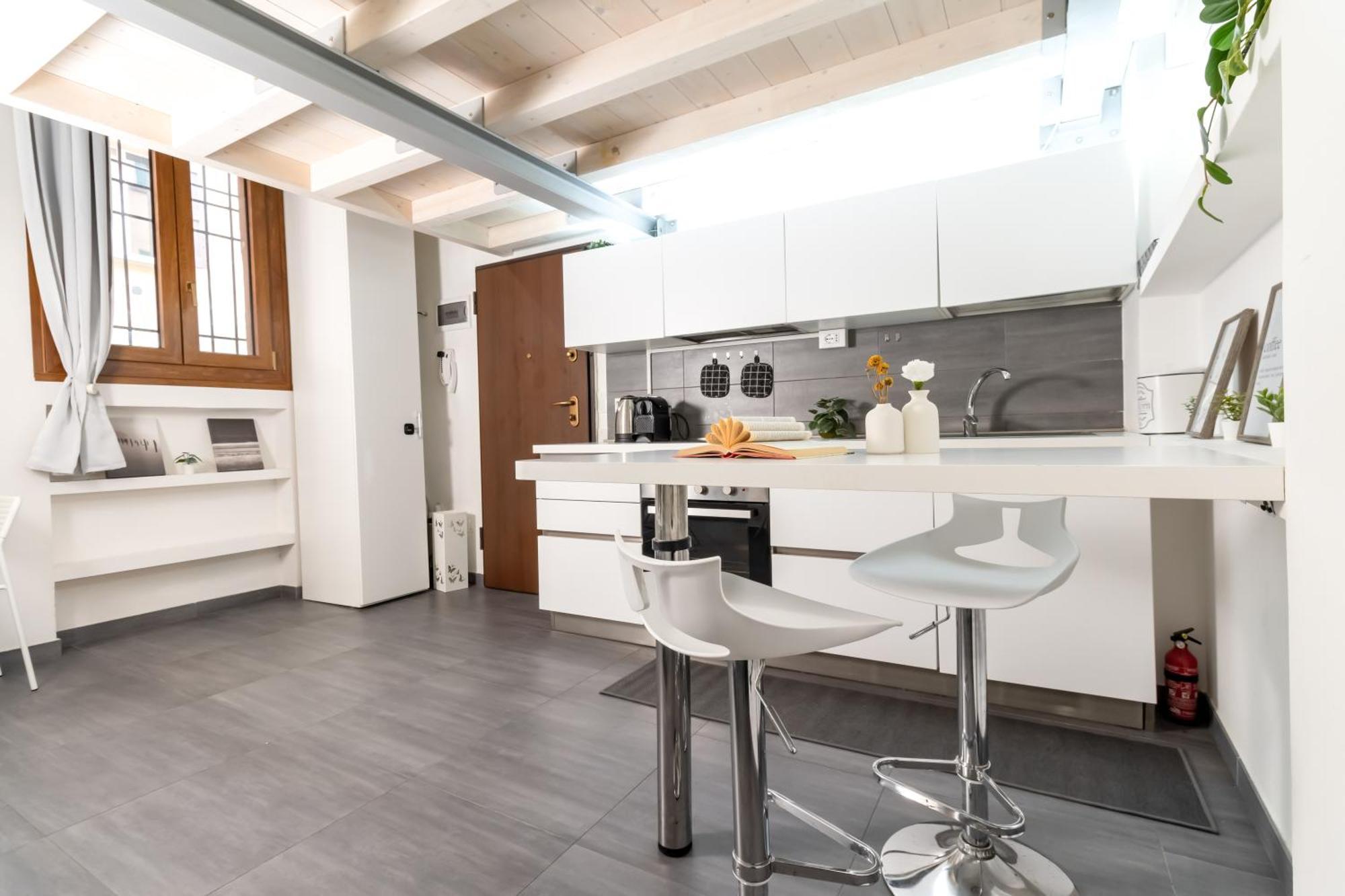 Charming Frescoed Loft Apartment Bologna Luaran gambar