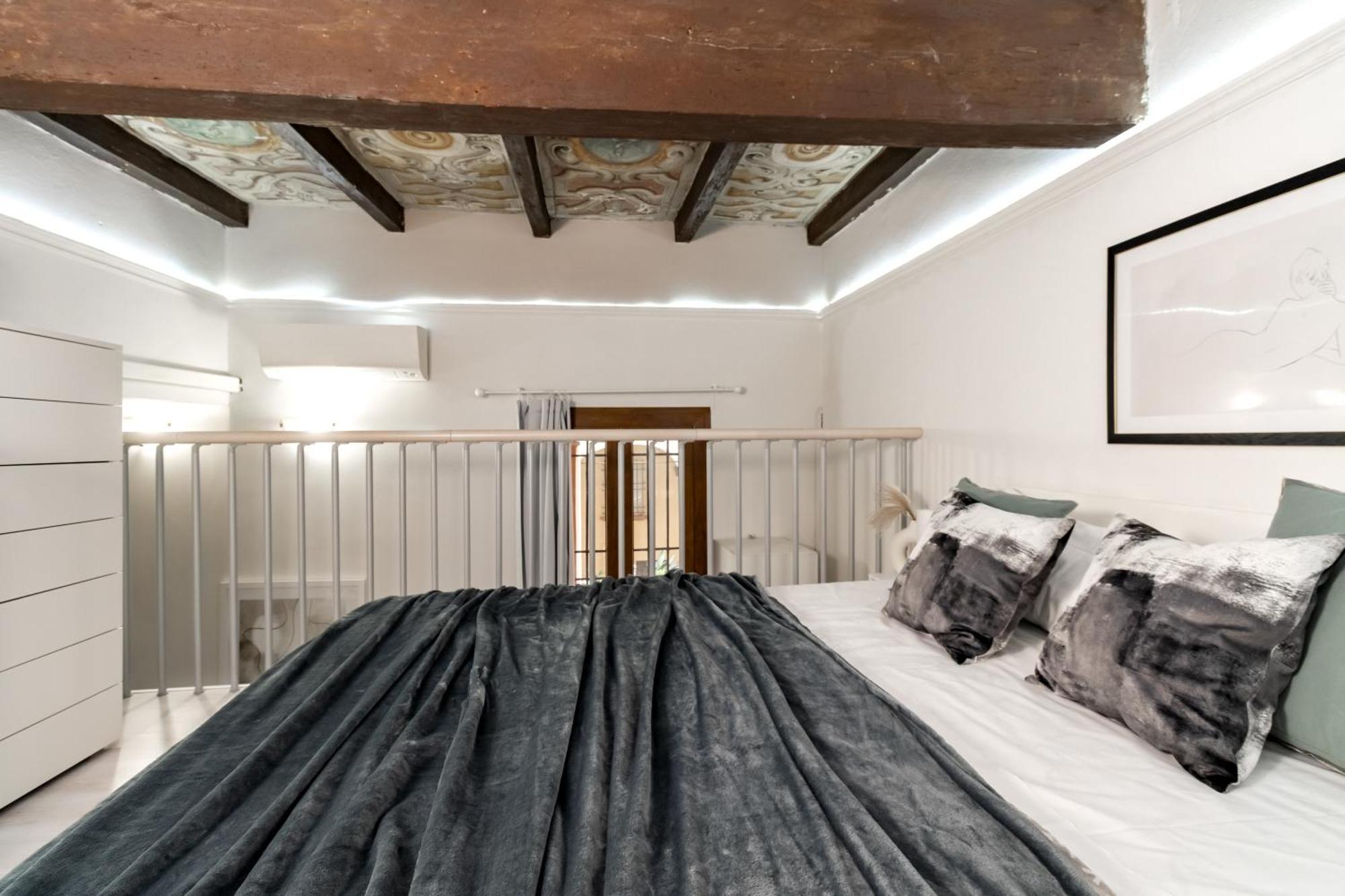 Charming Frescoed Loft Apartment Bologna Luaran gambar